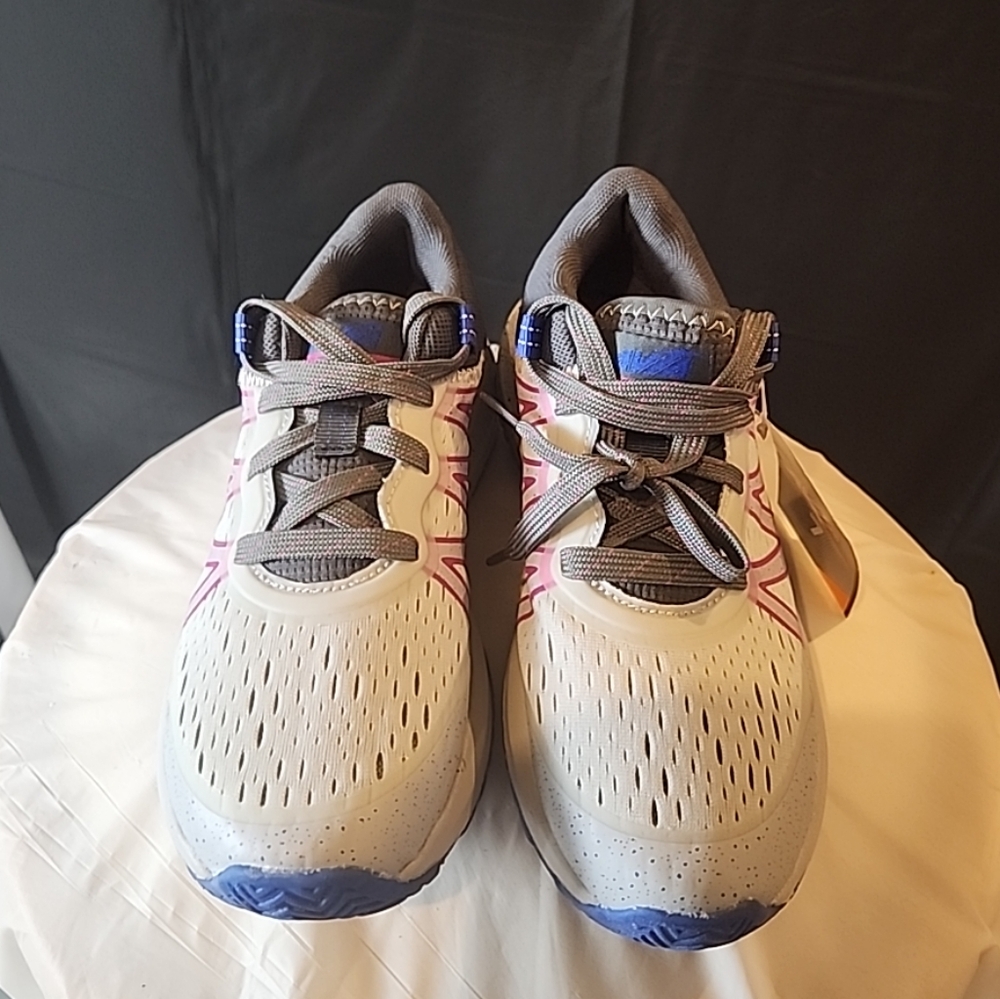 Avia Running Shoes Sneakers Women Sz7 Gray Trail Outdoors Athletic All-Terrain